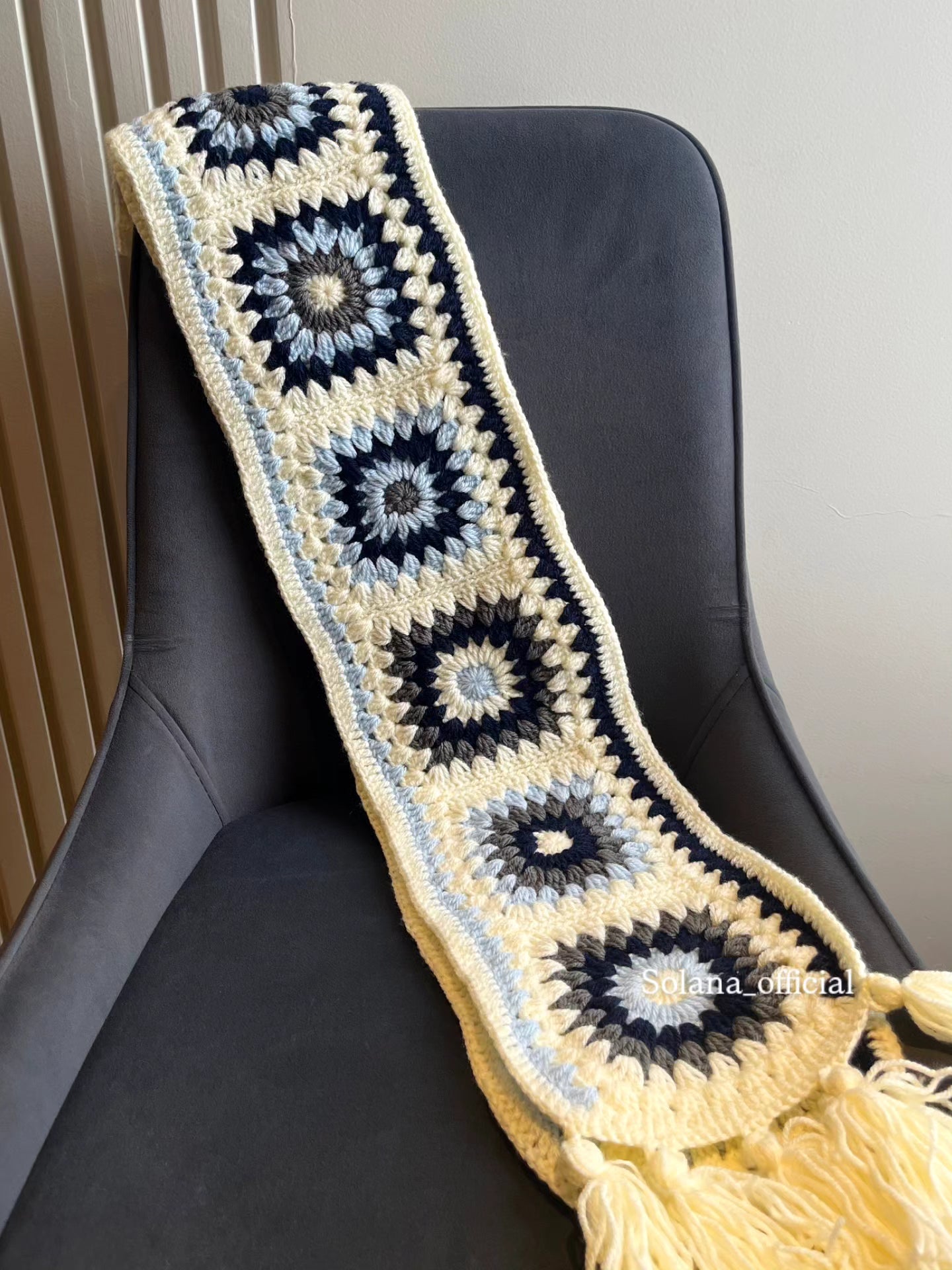 Cozy Granny Square Mufflar❄️🧣